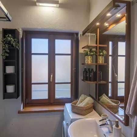 Vista Arco D'augusto With Garage *