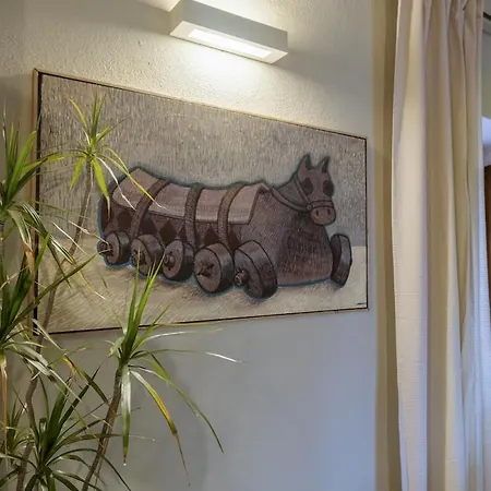 Vista Arco D'augusto With Garage